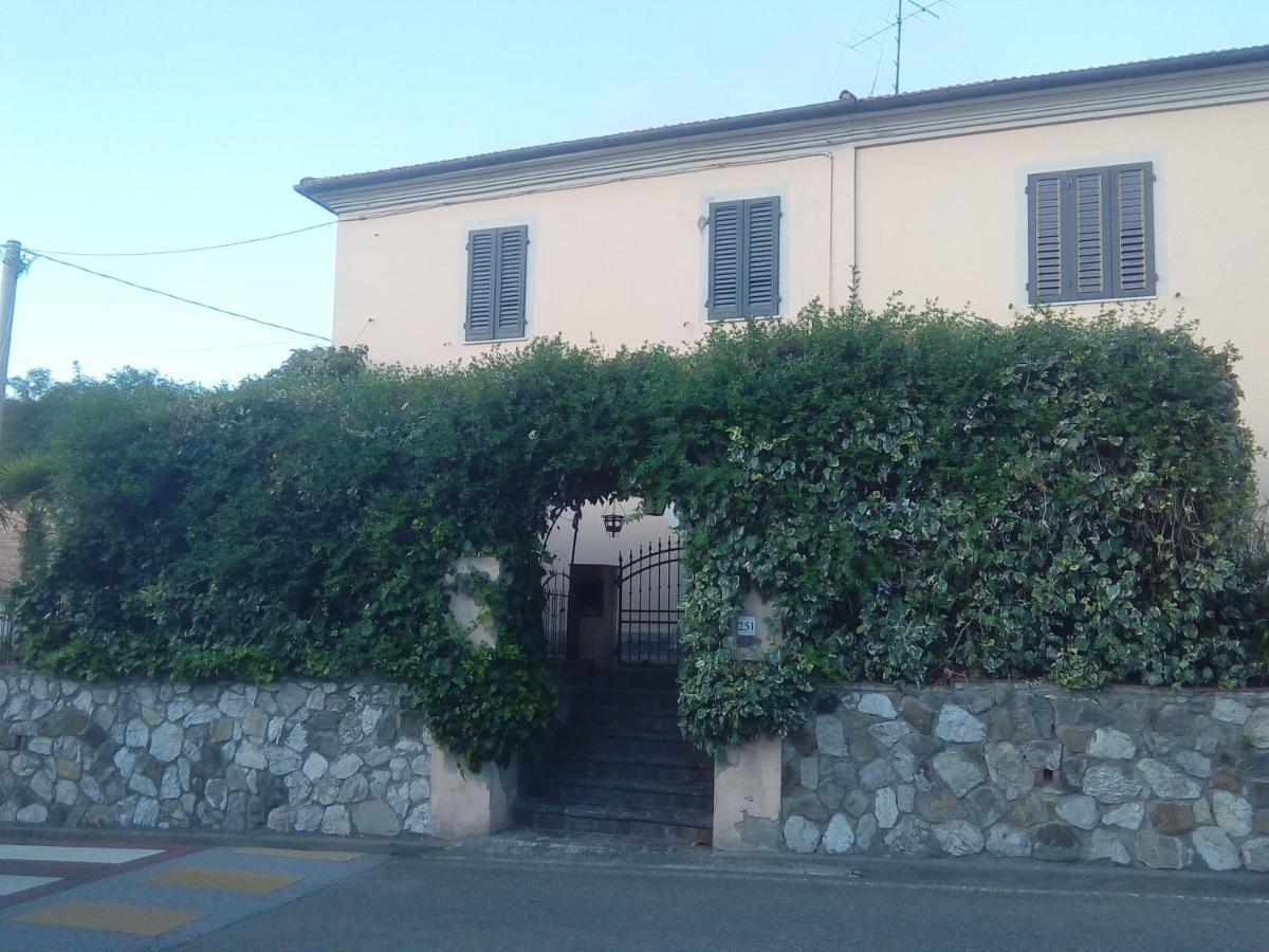 Hotel Terre Di Creta...Per Sognare Pomaia Exterior foto